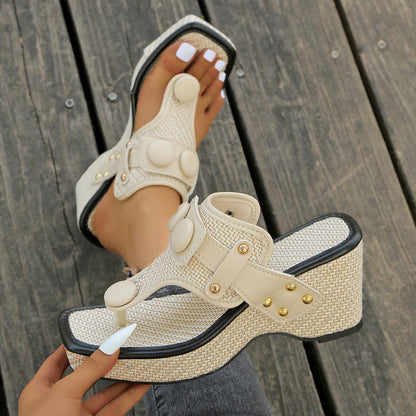 Elaris Sandals